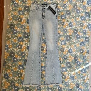 William Boutique Clothing Co. Light wash bootcut jeans women's 5 NWT